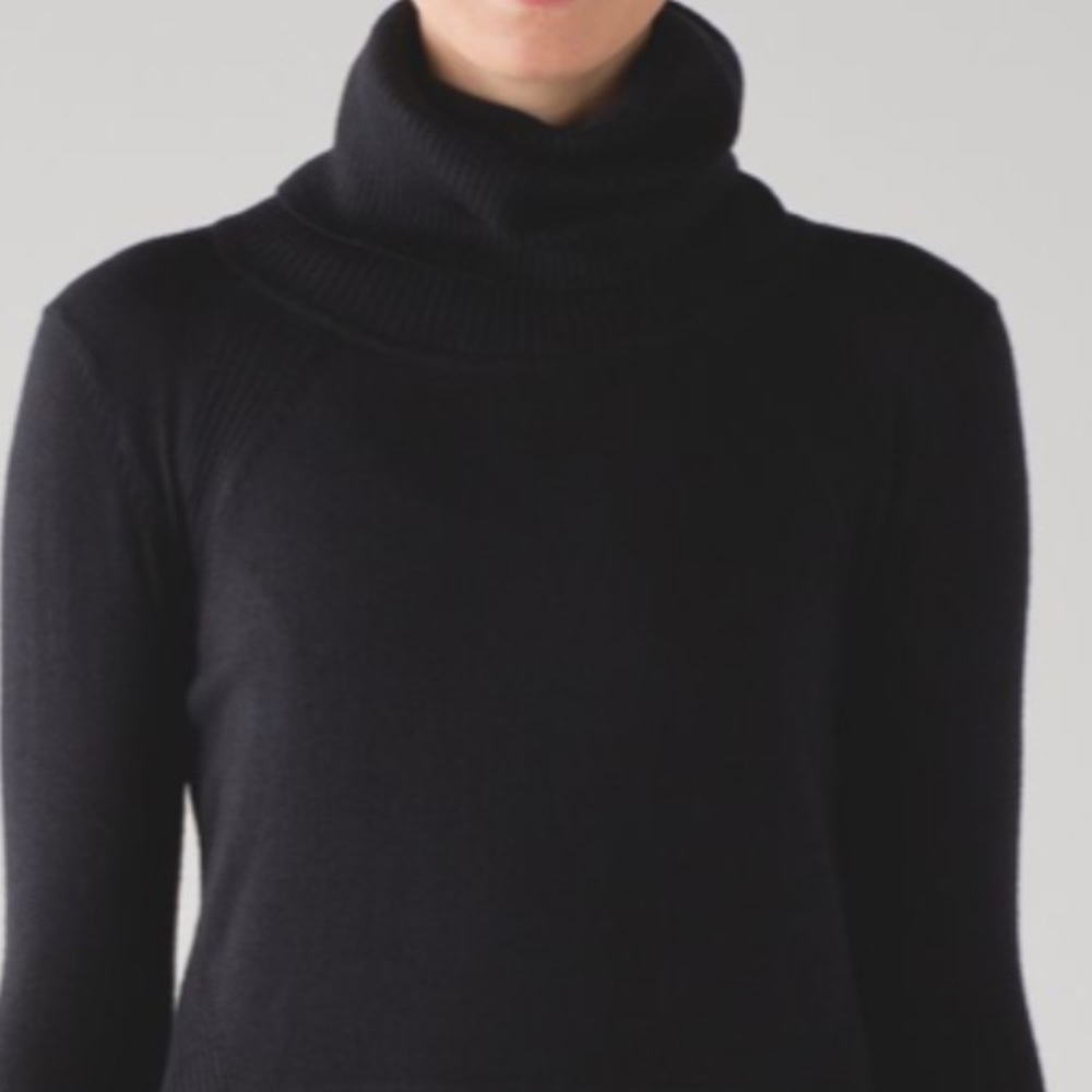 Lululemon Sweater size 8